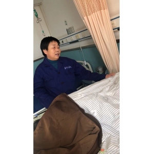 康樂興家政王總看望佳福骨科醫(yī)院在崗護工們